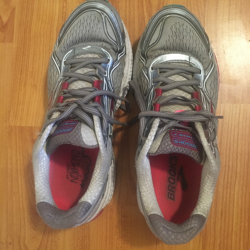 Women's 8 Brooks Ghost 7 running shoes